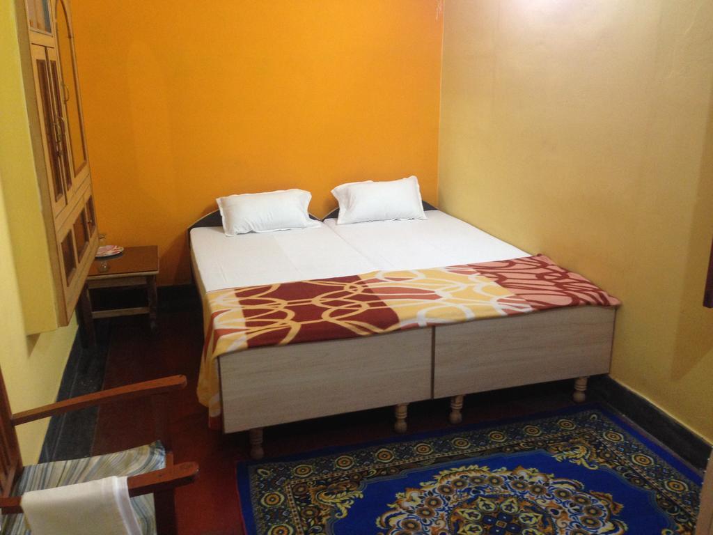 Paradise Inn Guest House Varanasi Ruang foto